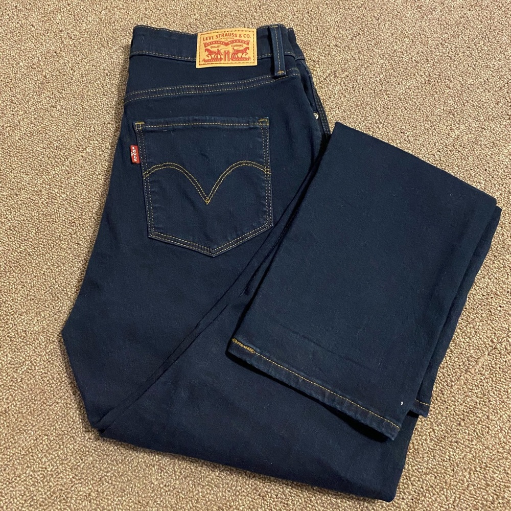 Levi’s classic mid rise skinny jeans, size 8